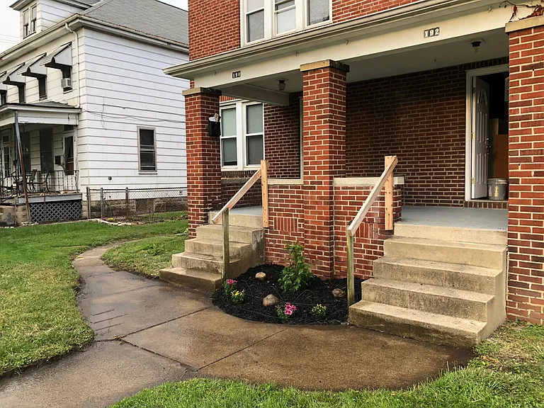 196 Dana Ave — Photo 1