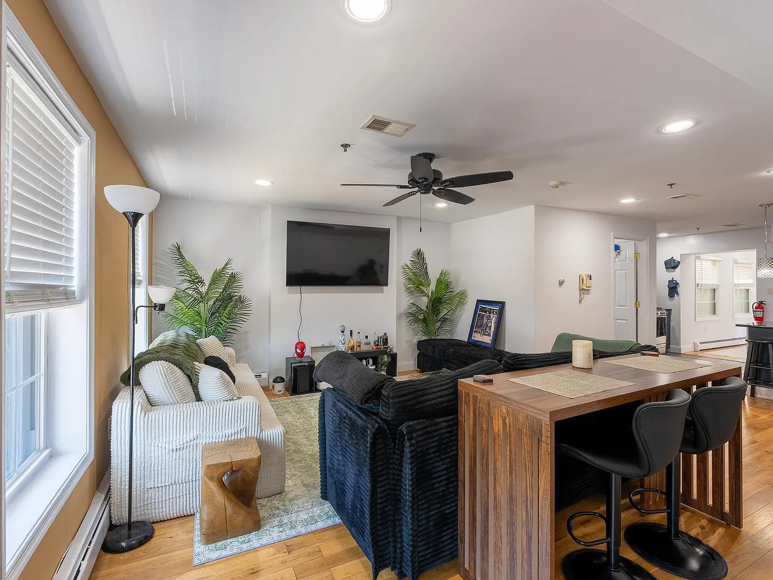 2 bed, 2.0 bath, 1240 sqft, $2,800 — Photo 1