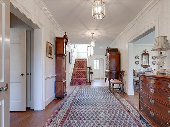 4th image of 314 Saint Davids Ln