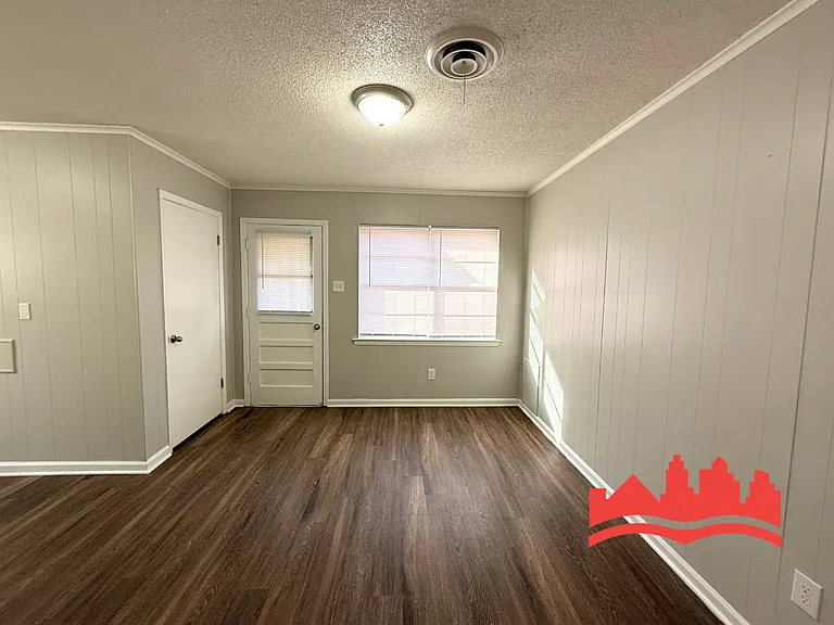 4061 Mossville St — Photo 7