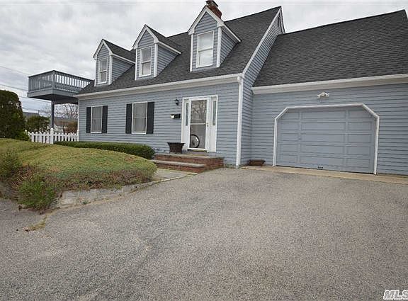 2nd image of 2 Pine Ln