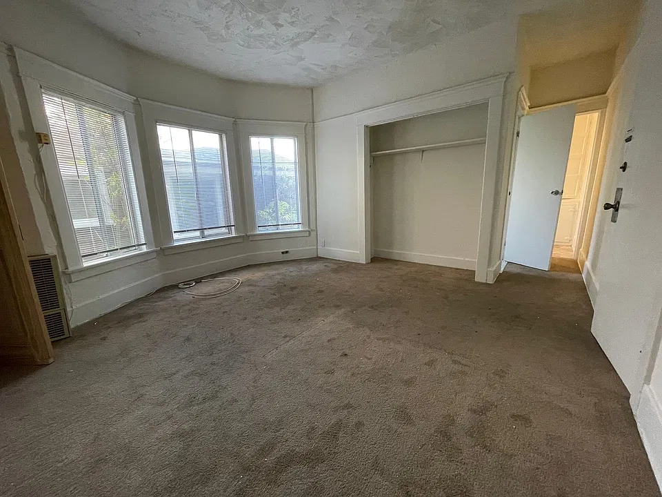 704 Pacific Ave