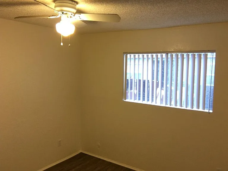 4162 Estrella Ave — Photo 8