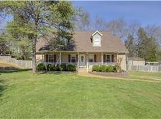 1017 Pine Ct, Pleasant View, TN 37146