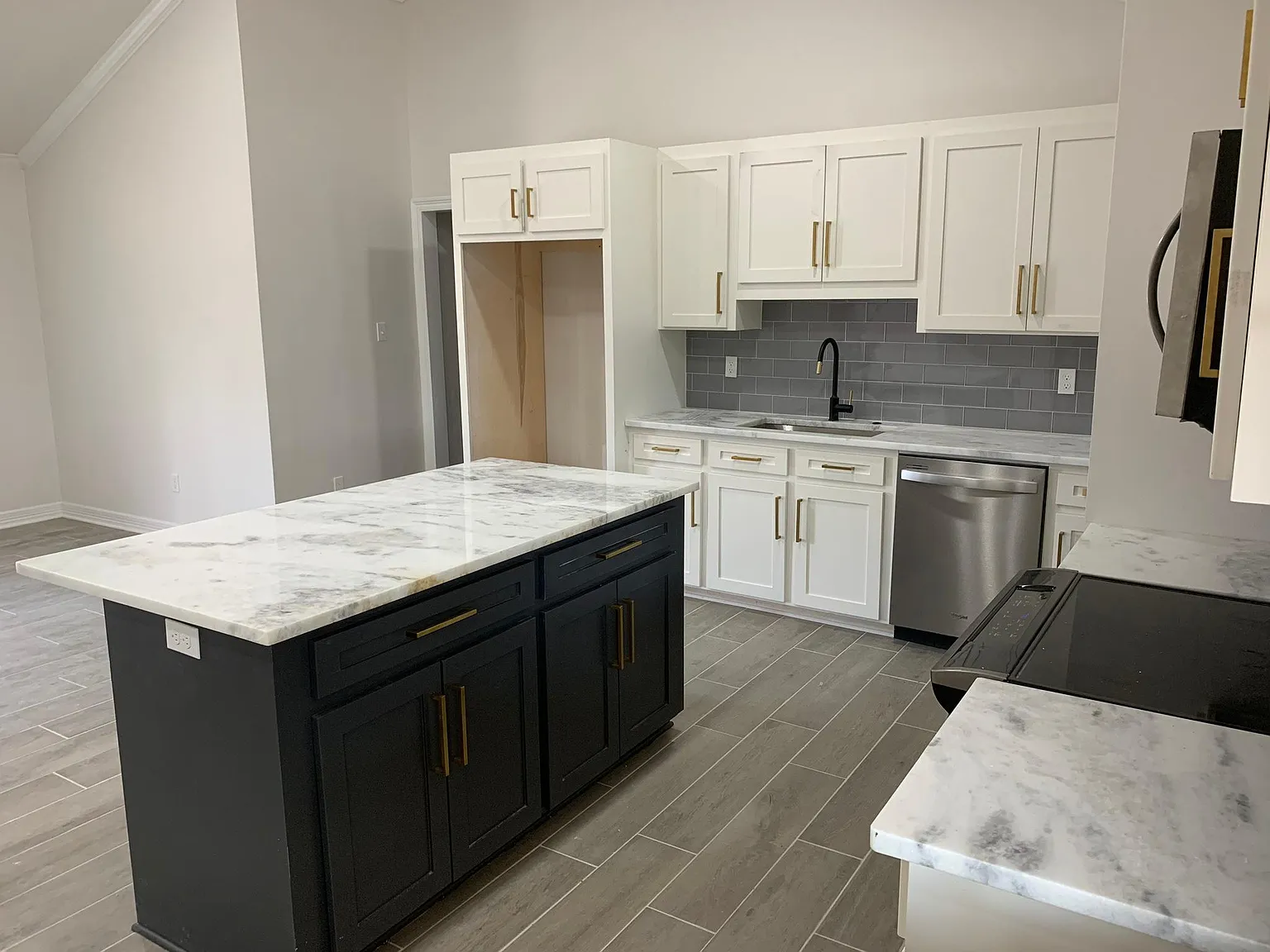 4 bed, 1600 sqft, $1,950 — Photo 3