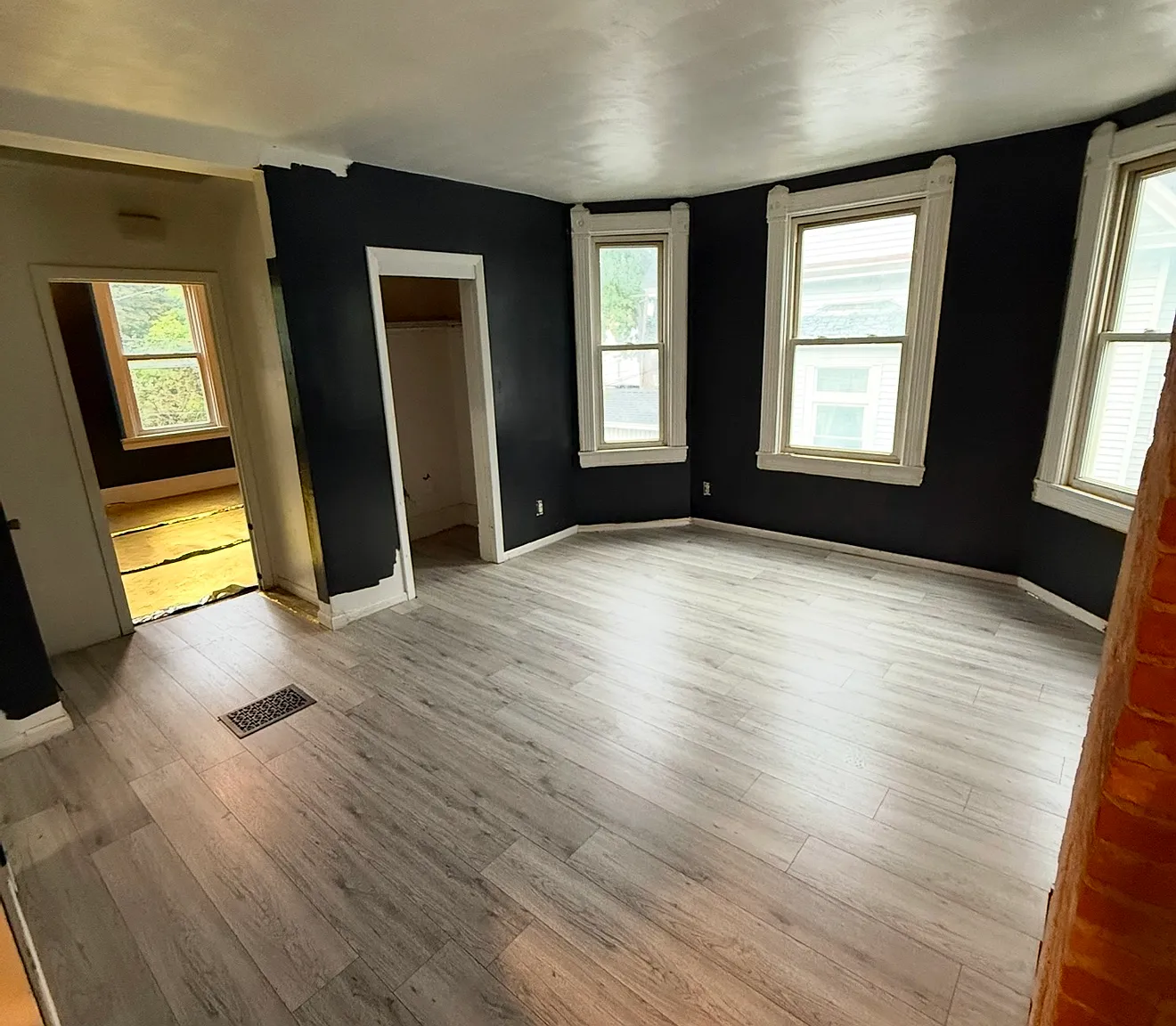 3 bed, 1.5 bath, 850 sqft, $1,600 — Photo 2