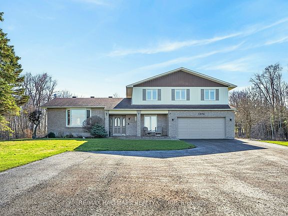5th image of 1376 Macdonald Rd