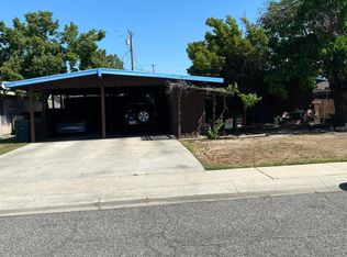 544 W Iris Ave, Visalia, CA 93277