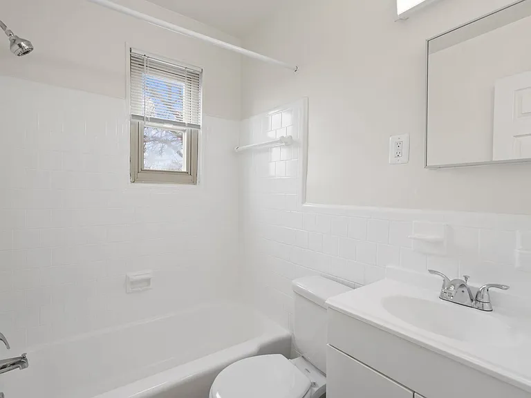 1814-1816 THE ASHTON — Photo 25