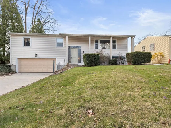 4 Fair St, Valparaiso, IN 46383