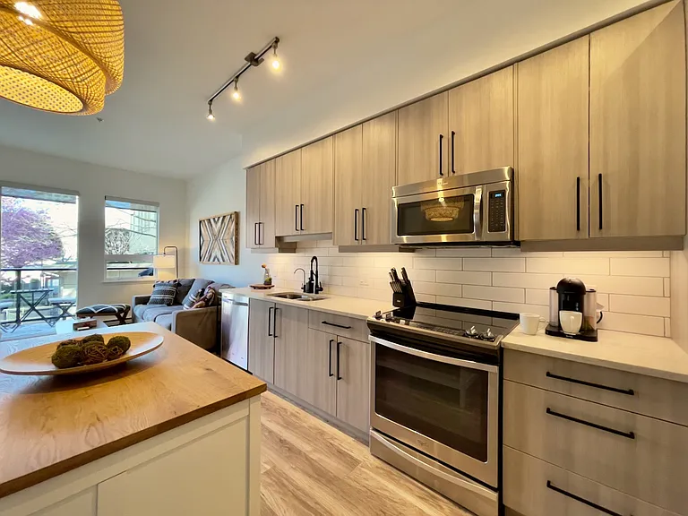 595 Pandora Ave #203 — Photo 4
