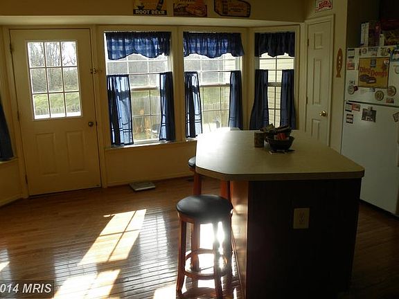3rd image of 872 Monet Dr
