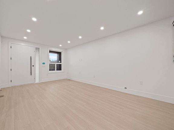 5th image of 11357 88th Ave