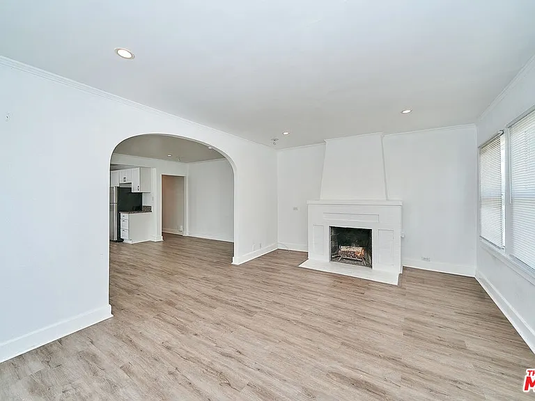 1329 S Tremaine Ave — Photo 5