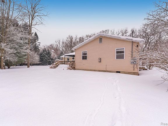 5th image of 1875 Gray Rd