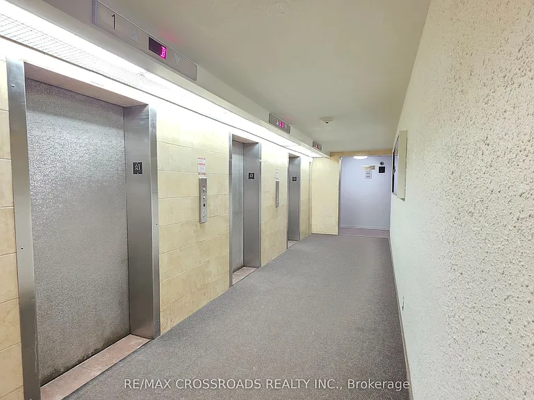 180 Markham Rd #921 — Photo 15
