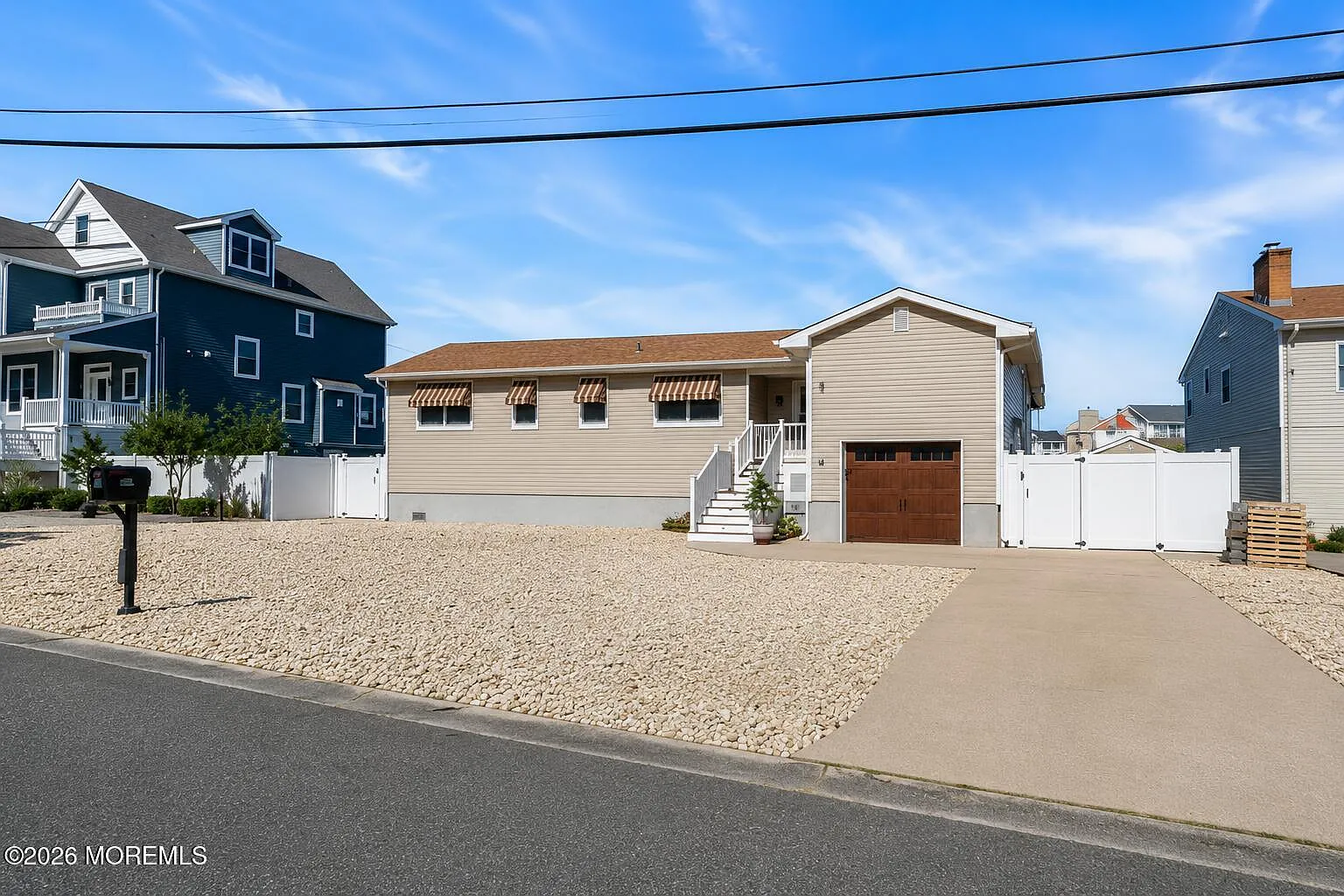 3 bed, 2.5 bath, 1264 sqft, $7,000 — Photo 2