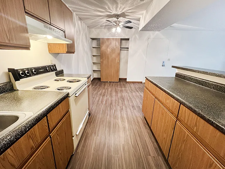 Forest Creek Apartments — Photo 36