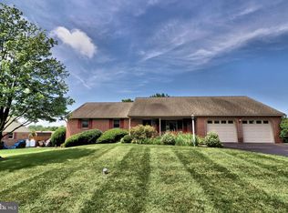 660 Snyder Hill Rd, Lititz, PA 17543