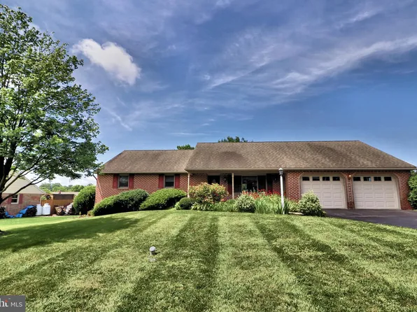 660 Snyder Hill Rd, Lititz, PA 17543