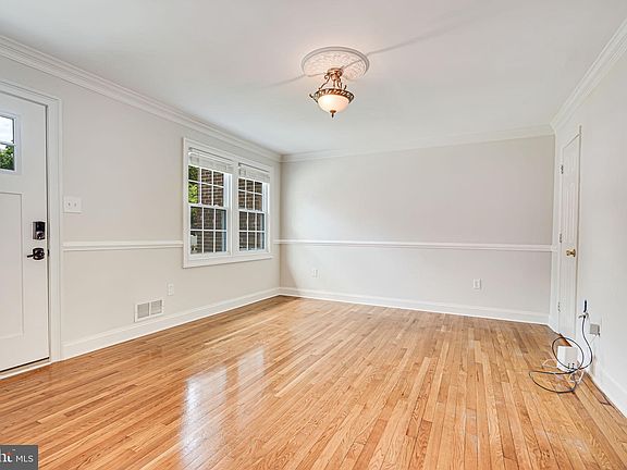 5th image of 3505 Bath Ct
