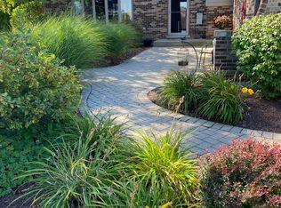 7831 Arlington St, Tinley Park, IL 60477