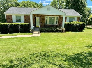 525 Crieve Rd, Nashville, TN 37220