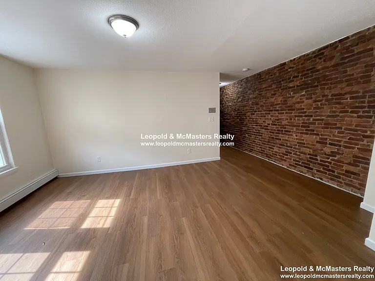 South Huntington Apartments — Photo 24