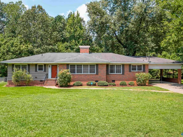 719 Reynolds Cir, Gadsden, AL 35901