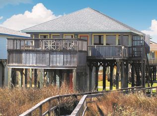 1026 Bluewater Dr, Surfside Beach, TX 77541