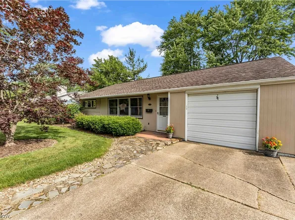 392 Girard Dr, Berea, OH 44017