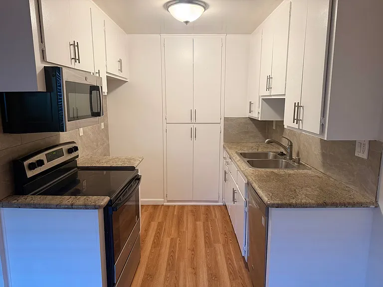 1929 E Appleton St — Photo 11
