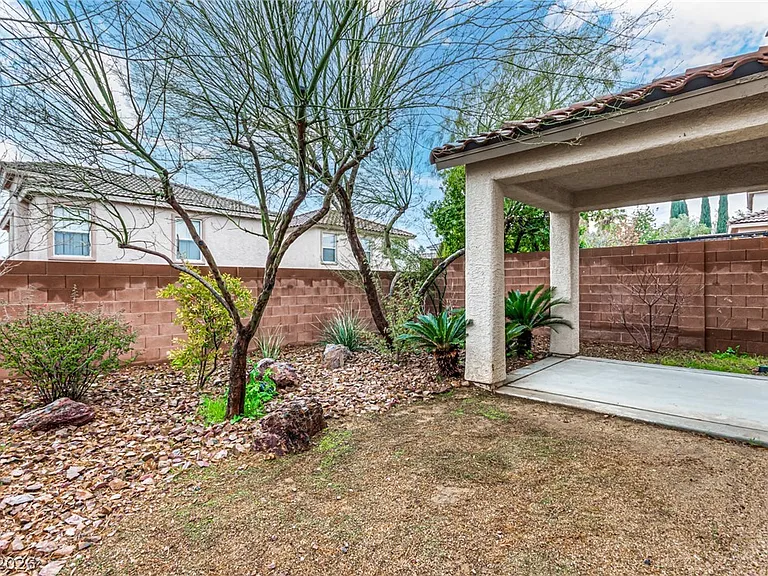 11209 Salentino Ave — Photo 33