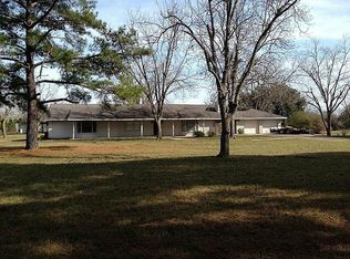 17310 Mathis Rd, Waller, TX 77484