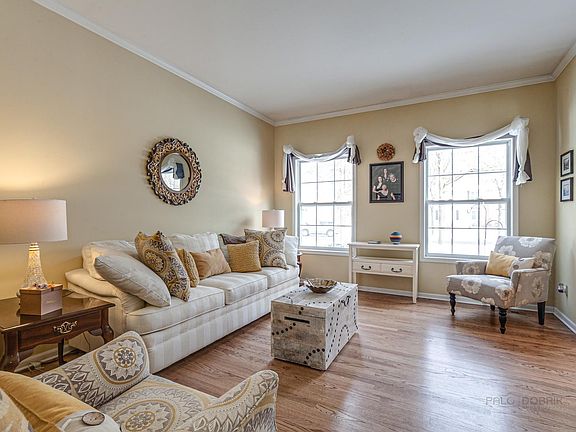 4th image of 1028 Portsmouth Cir