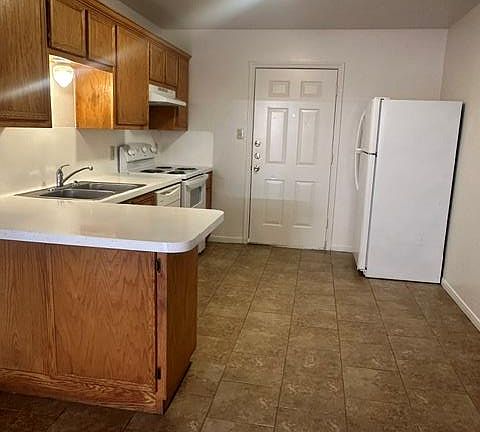 3rd image of 723 Willowood