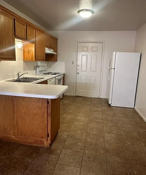 723 Willowood — Photo 3