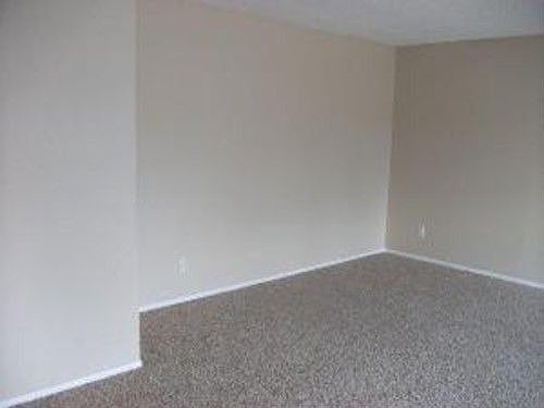 3rd image of 1922 E Brookside Dr