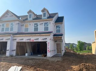 9728 4th St N, Lake Elmo, MN 55042