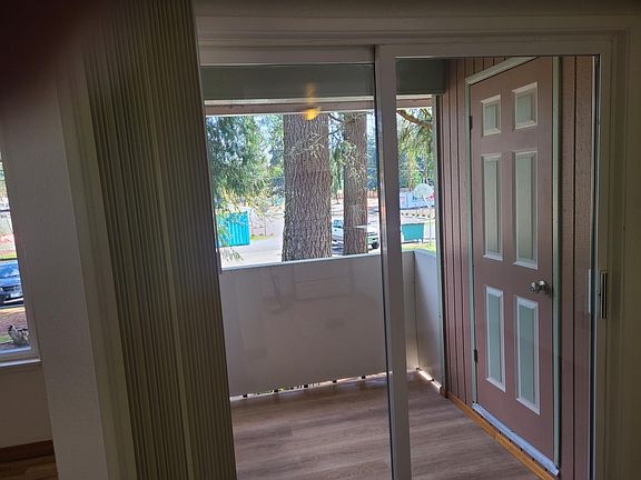 4th image of 1146 73rd Ave SE #1146