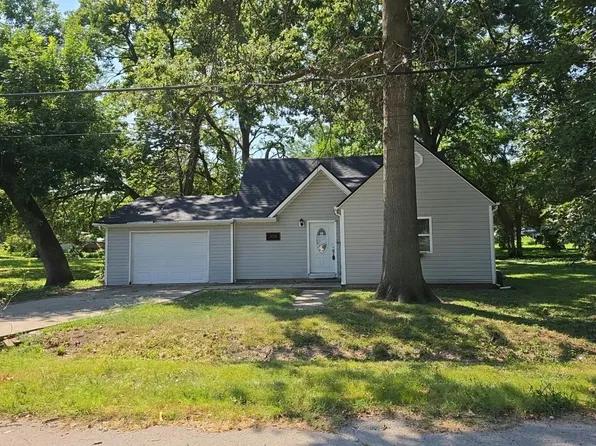 309 N 4th St, Clinton, MO 64735