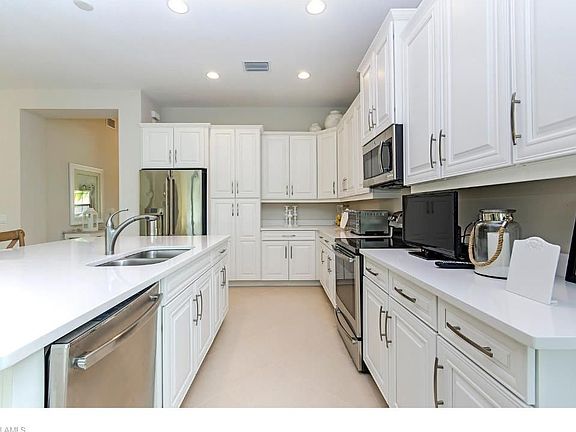 5th image of 9026 Isla Bella Cir