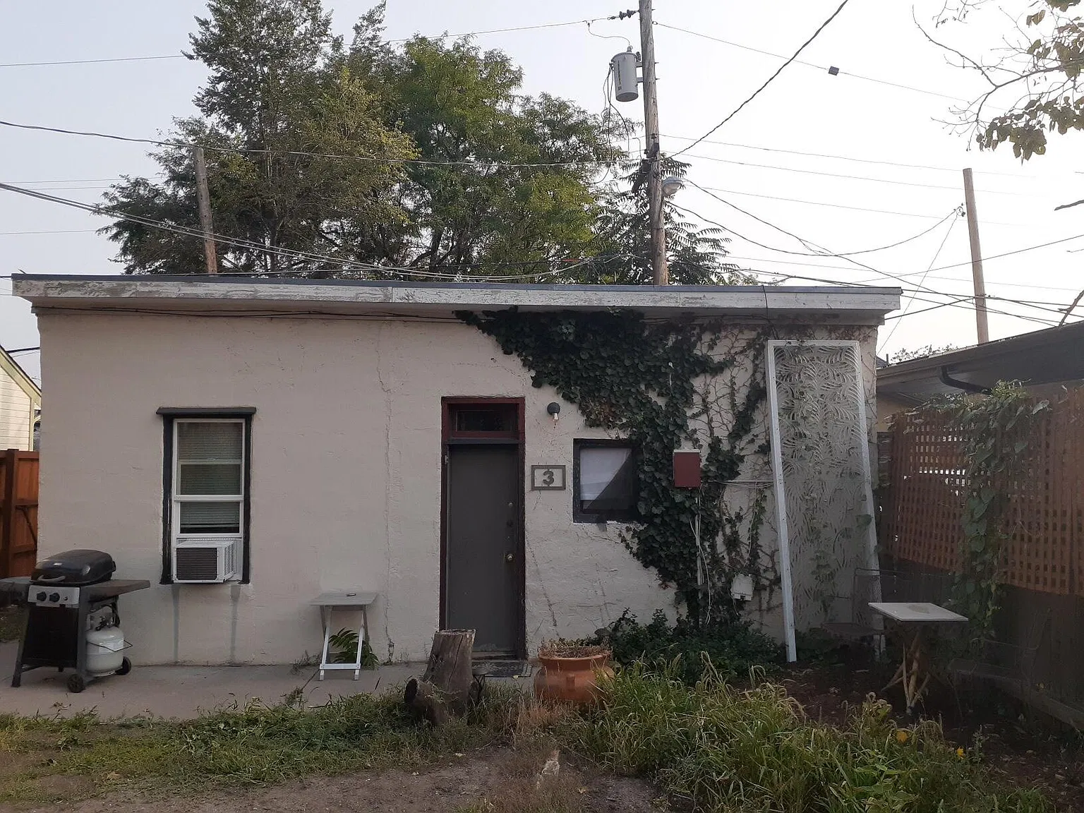 222 W Ellsworth Ave — Photo 2