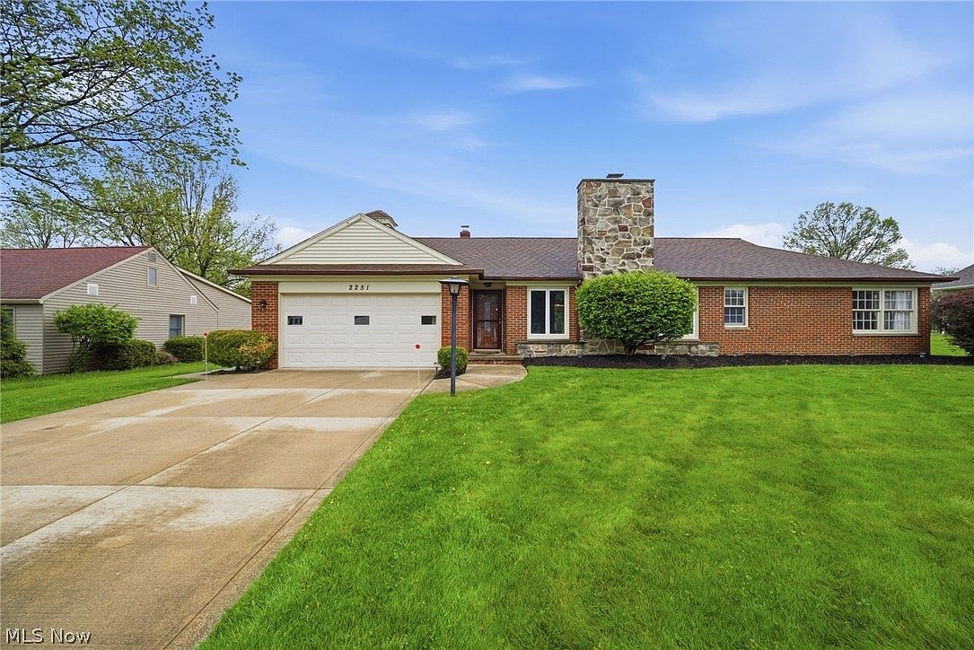 2251 Pine Ridge Dr