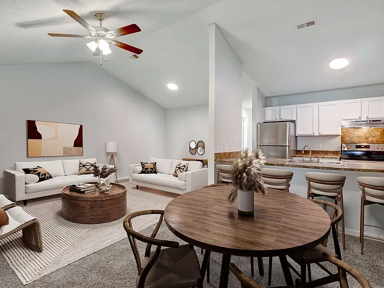 Britt Lake Apartments — Photo 38