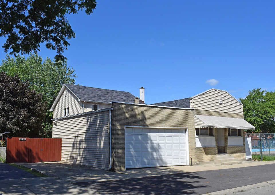 1st image of 1526 N 35th Ave