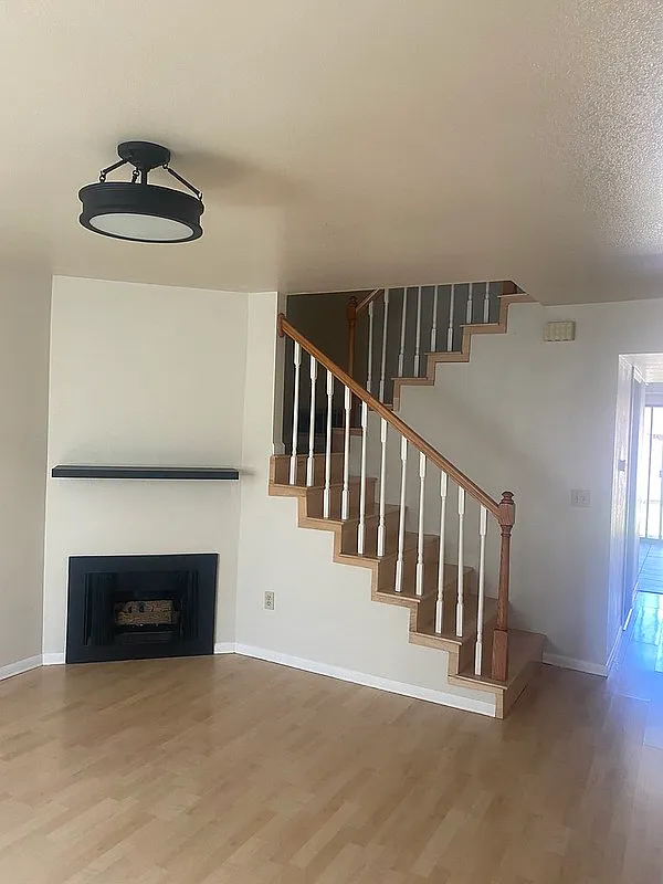 825 E 3990 S — Photo 2