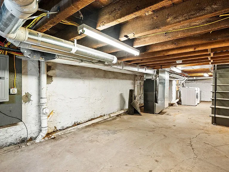 2157 N Franklin St — Photo 14