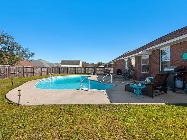 6165 Winchester Cir — Photo 31