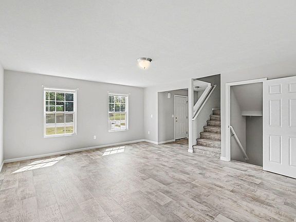 5th image of 3324 Sutton Rd
